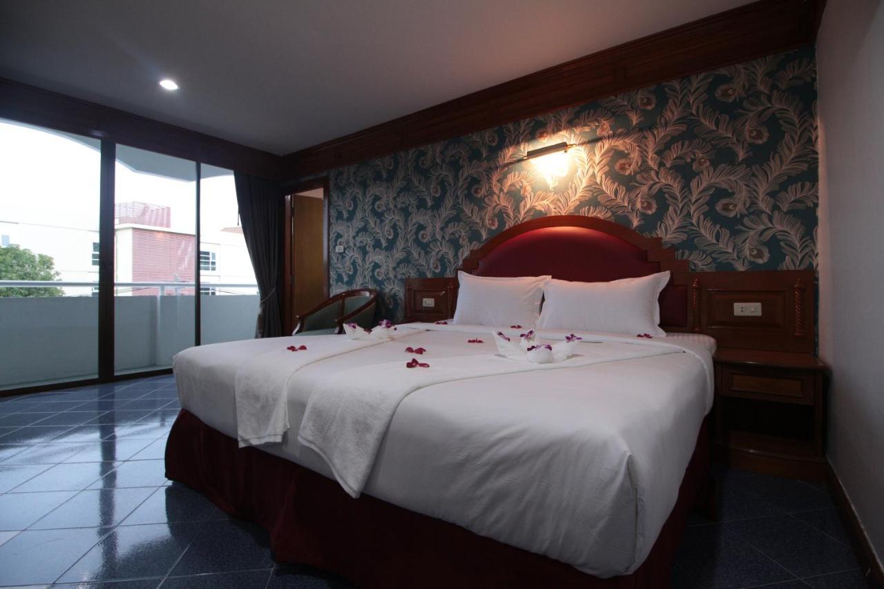 Taj Phuket Inn Patong Εξωτερικό φωτογραφία